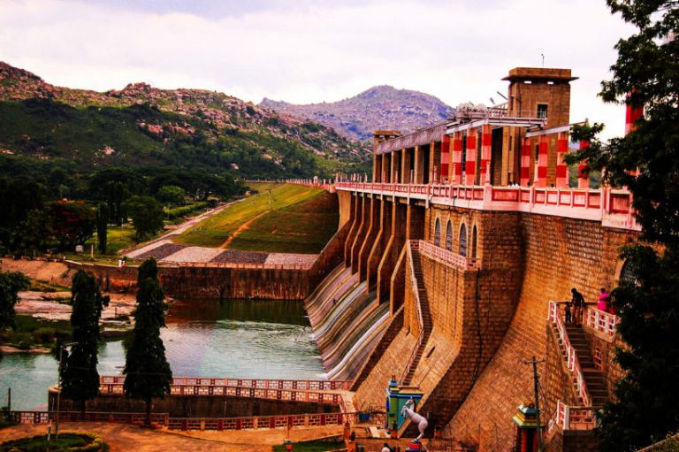 மாறி வரும் பருவ நிலையால் எதிர்நோக்கவிருக்கும் தண்ணீர் நெருக்கடி : அதள பாதாளத்தில் தமிழக நீர் நிலைகள்